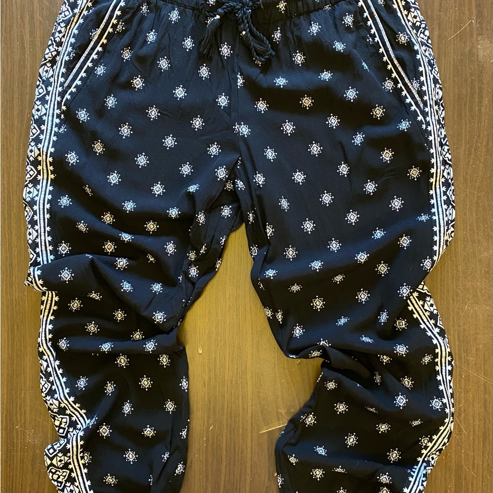 Old Navy Black and White Patterned Pants Women’s size Small